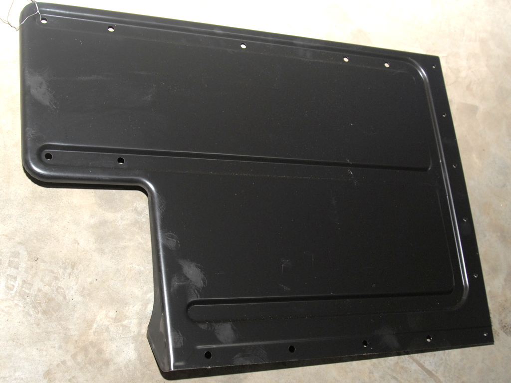 Брызговик на большую кабину металлический левый