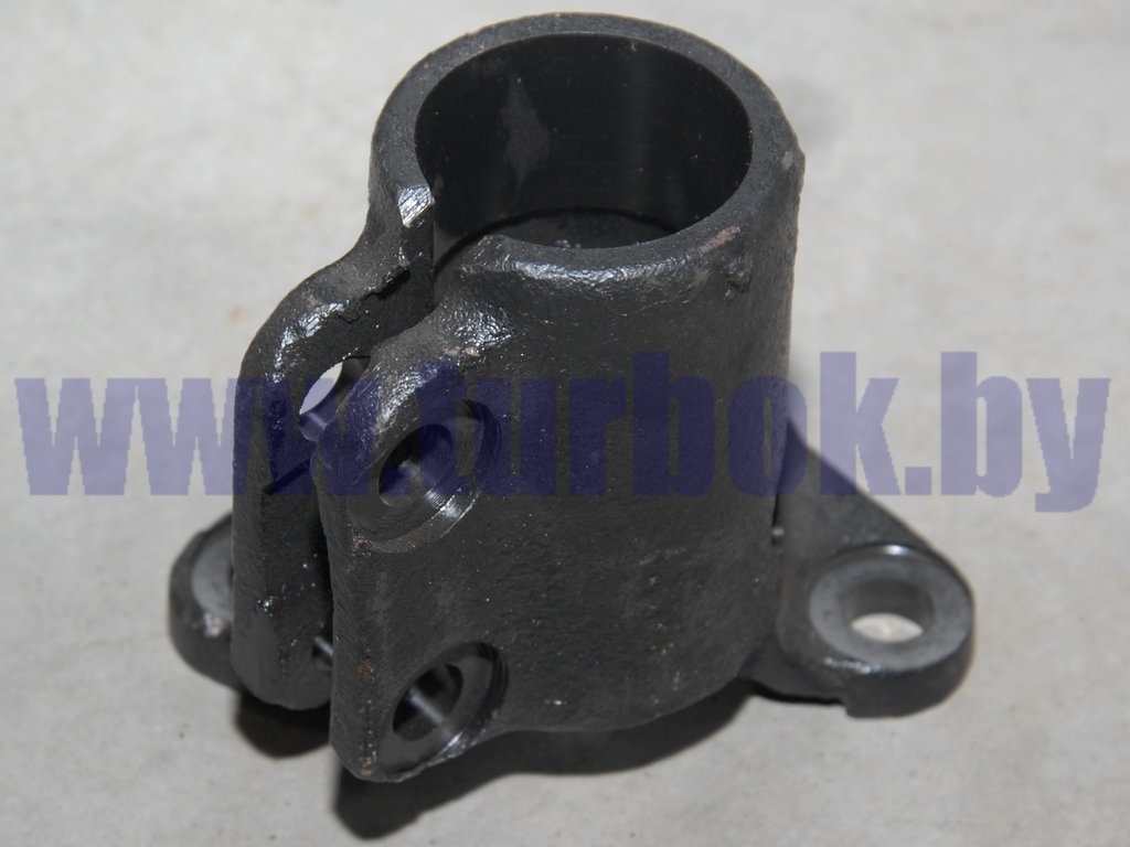 Кронштейн крепления брызговика заднего