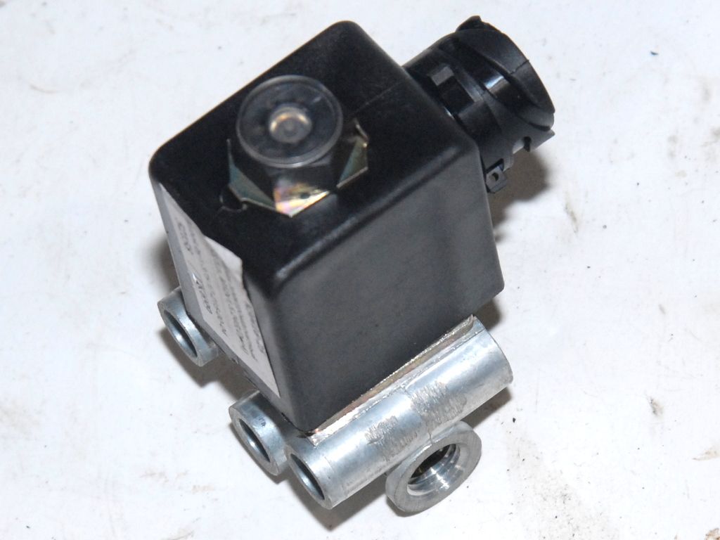 Клапан электромагнитный (НЗ,б.р.,М12х1,5,24В,Dу=4)