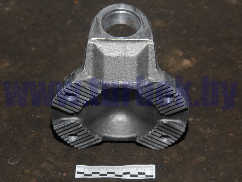 Вилка вала карданного моста среднего КАМАЗ-65115