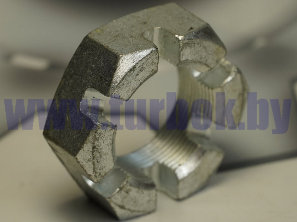 Гайка М24х1.5 пальца тяги рулевой корончатая