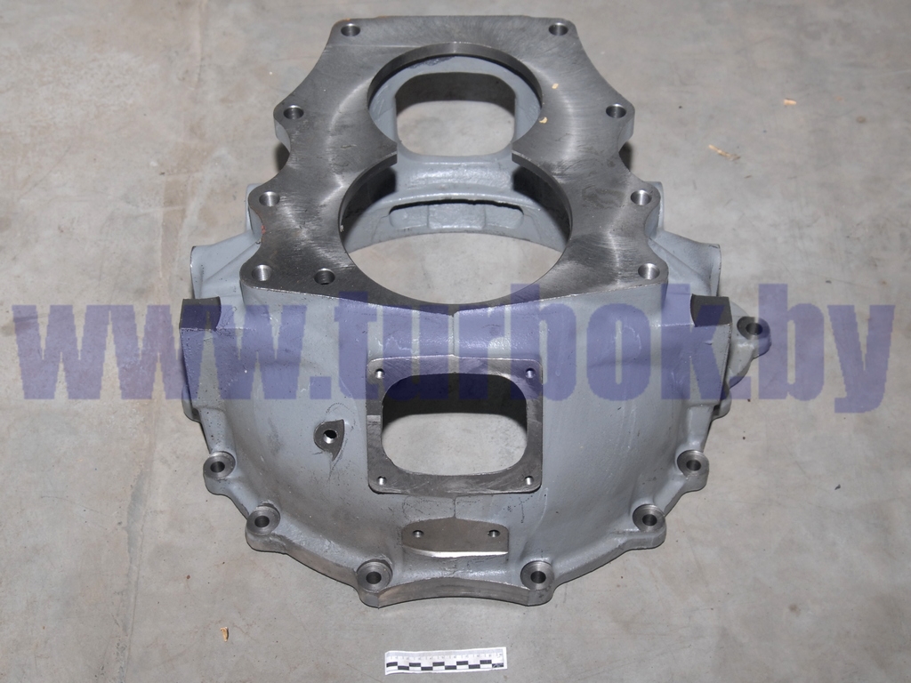 Картер сцепления--