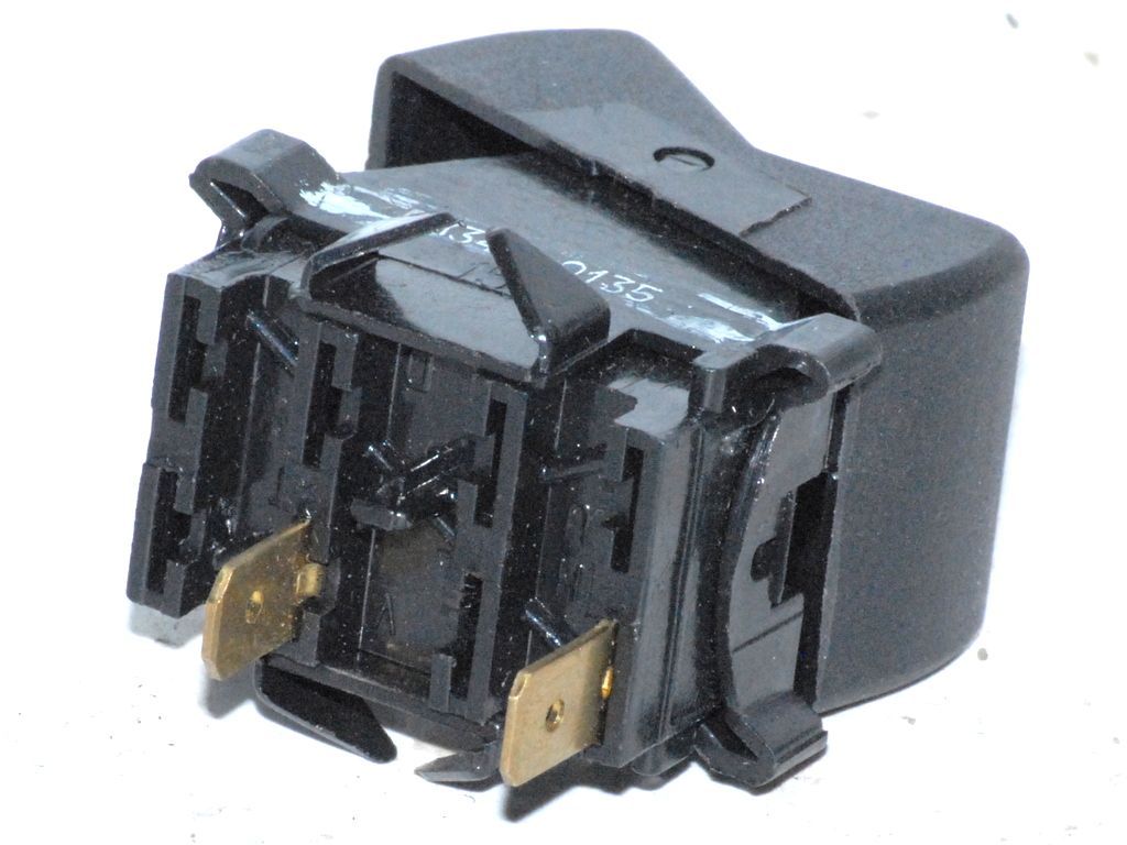 Выключатель блокировки межосевого дифференциала КАМАЗ