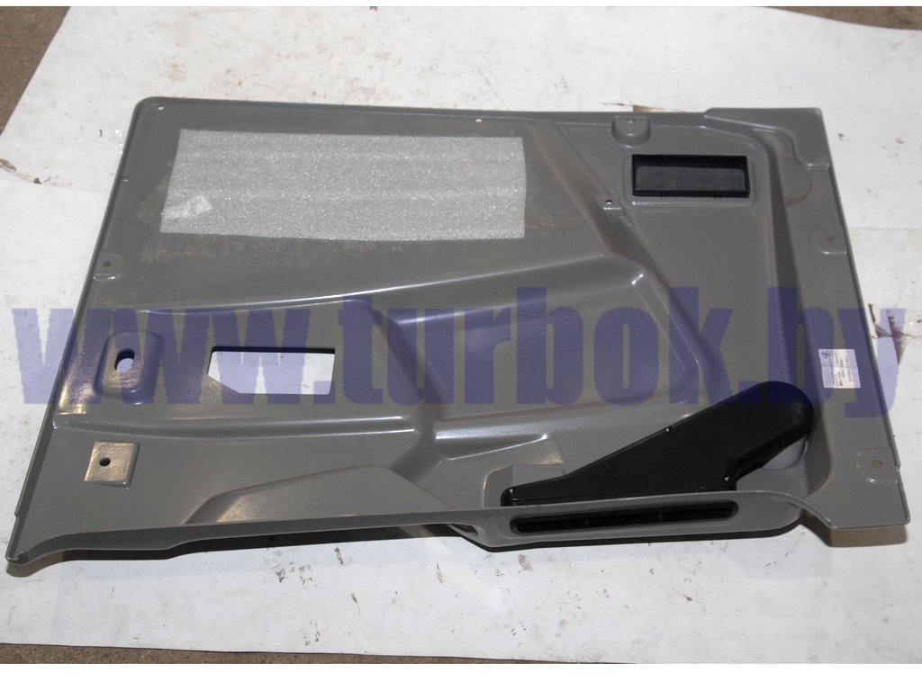 Обивка двери кабины в сборе правая