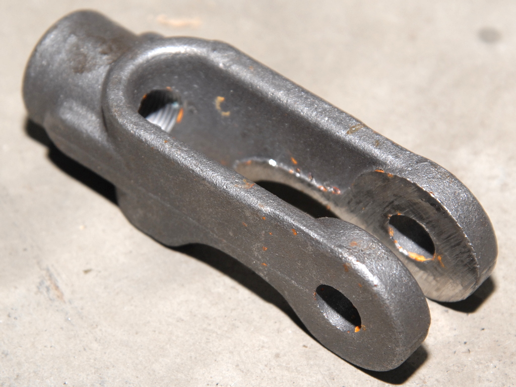 Вилка-тяга запора борта н/о