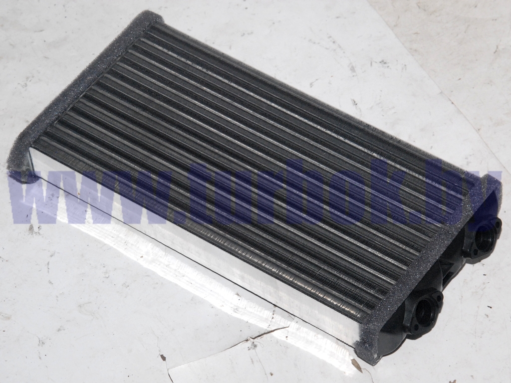 Радиатор отопителя (под фланцы) ПОАР