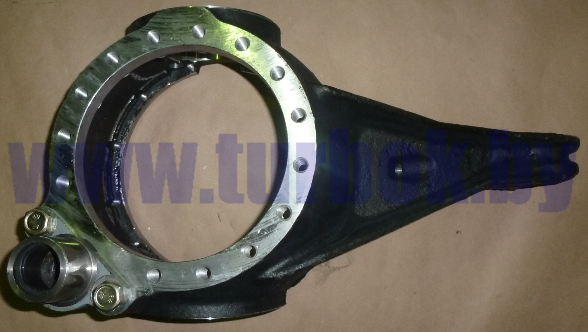 Корпус кулака поворотного правый