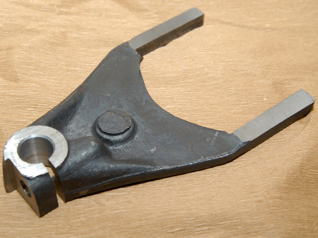 Вилка блокировки межосевого дифференциала МАЗ-643068 упаковка